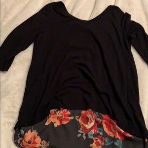 1X Black floral knit top